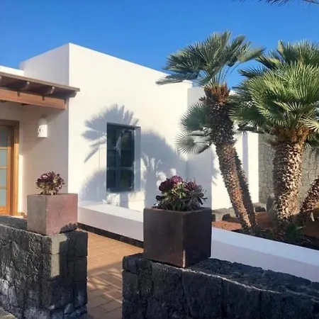 Villa deluxe con piscina privada climatizada I Playa Blanca (Lanzarote)